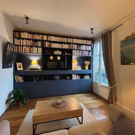Secured And Central Typical Parisian ! Appartement Paris