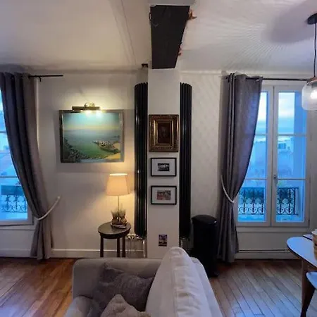 Secured And Central Typical Parisian ! Appartement Paris